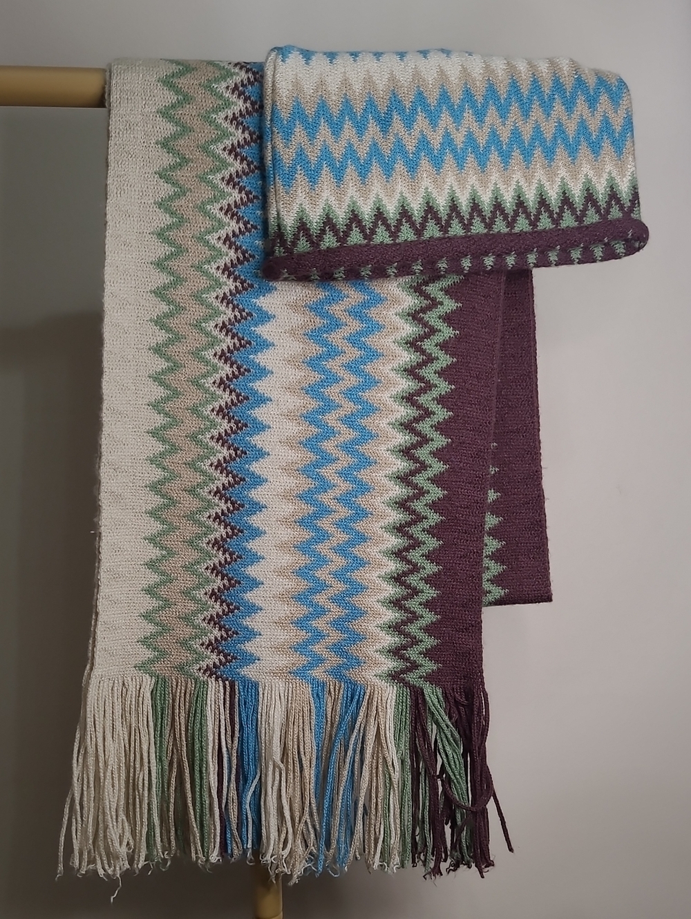 JC Penney Colorful Zigzag Knit Scarf with Fringe & Matching Beanie
